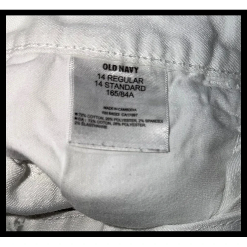 Old Navy The Sweetheart Denim Shorts Womens 14 White Cuffed Casual Summer - Picture 3 of 8
